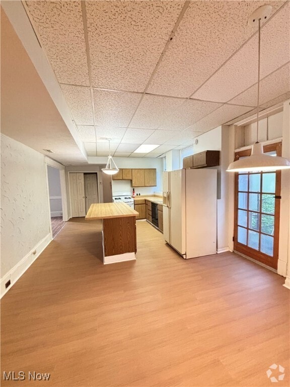 Building Photo - 1066 E 62nd St Unit 8 Rental