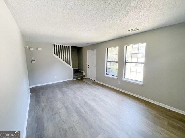 Photo - 4030 Laurie Jo Dr SW