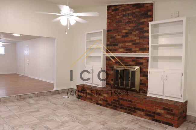 Photo - 744 Royal Ln