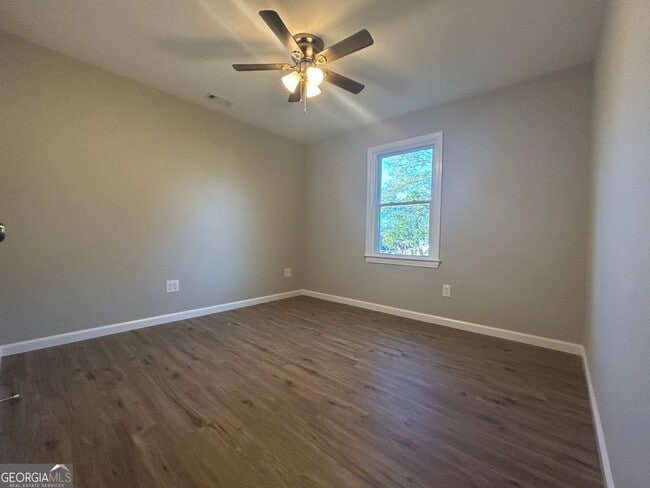 Photo - 116 Holly St SE