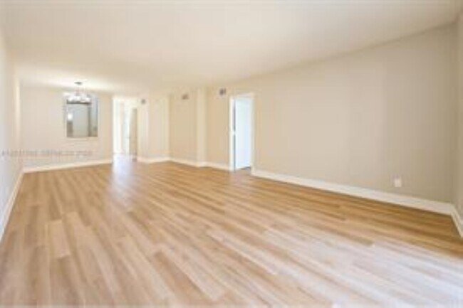 Photo - 333 NW 17th Ct Unit 203B