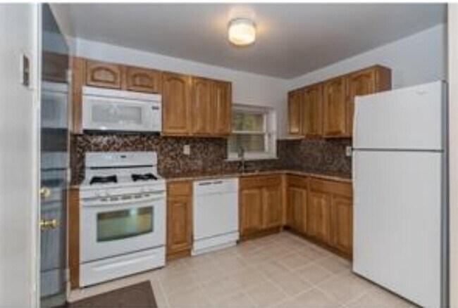 Photo - 915 N 6th St