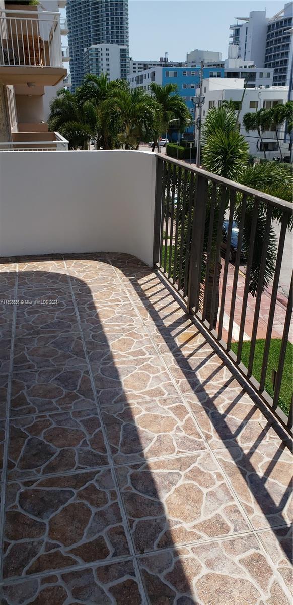 Building Photo - 1673 Bay Rd Unit 301