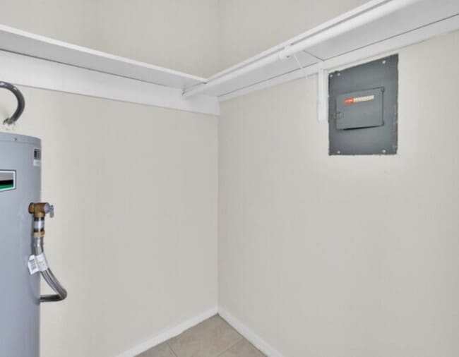 Photo - Sterling Oak Apartments