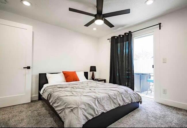 Photo - 4541 NE 19th Ave