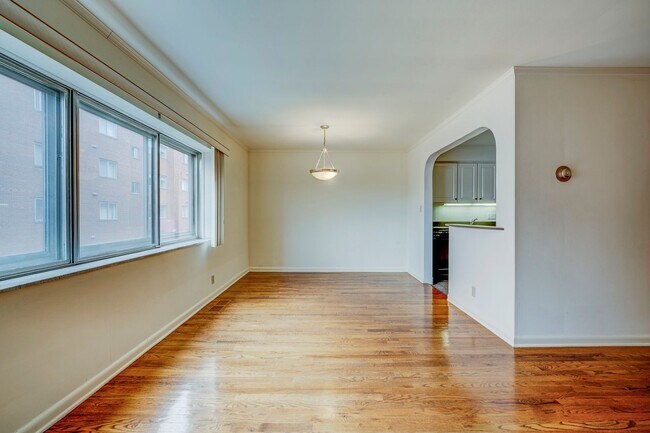 Photo - Uptown Shaker