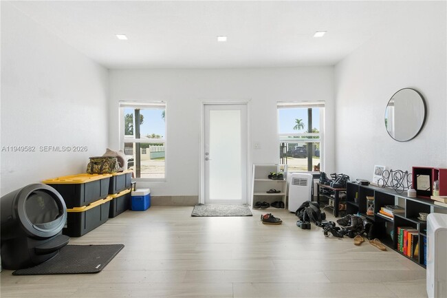 Photo - 5737 SW 6th St