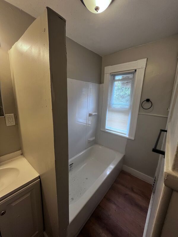 Photo - 14 Beechwood St Unit 14 Beechwood St Upper