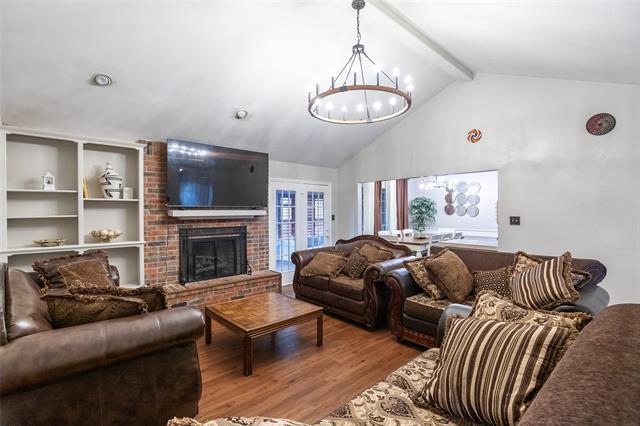 Photo - 857 Chaucer Dr