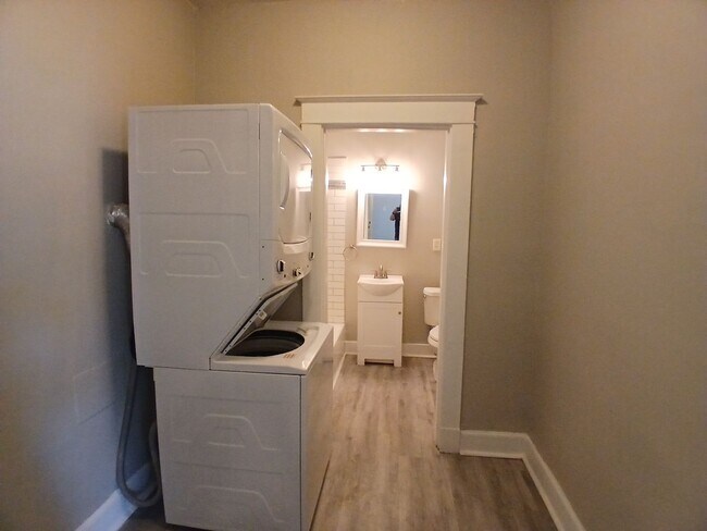 Photo - Newly Remodeled Studio | Modern Finishes & In-Unit Laundry