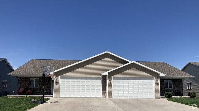 Building Photo - 2382 Jacobsen Rd Rental