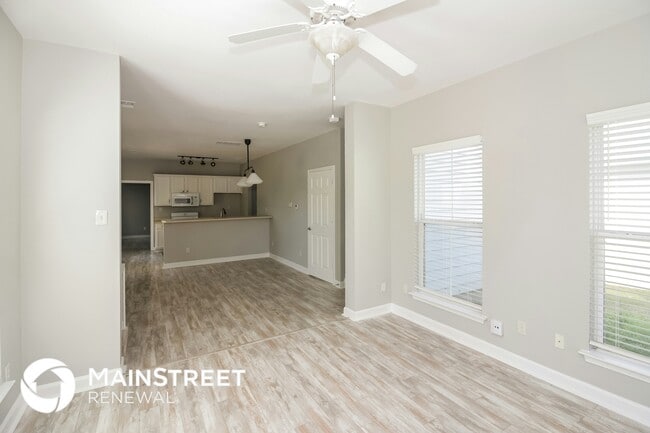 Photo - 685 N FIFTH ST