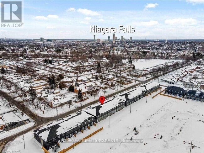 Photo - 4855 Pettit Ave