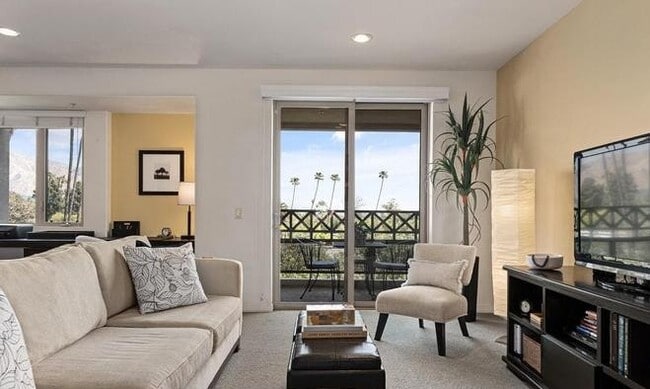 Photo - 931 E Walnut St Unidad 212