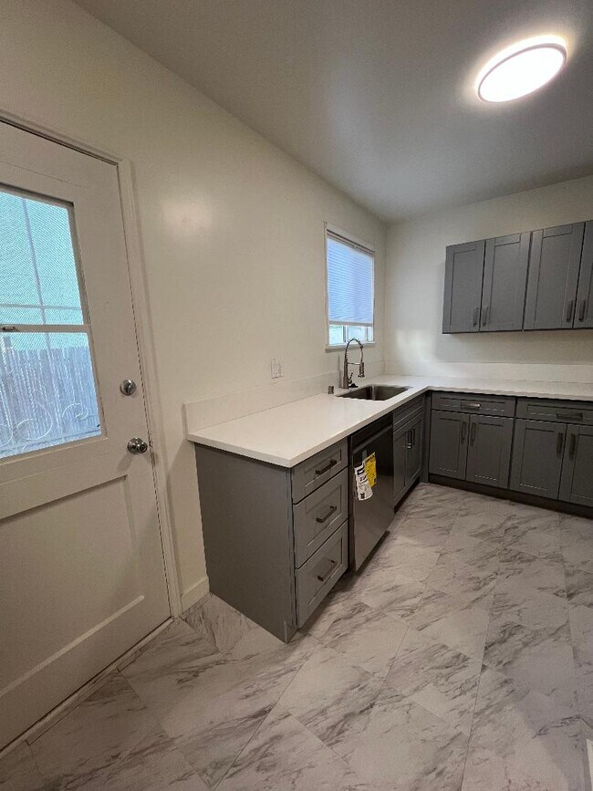 Photo - 2036 Colby Ave