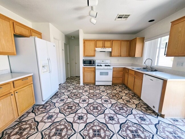 Photo - 3 Bedroom Home with New Carpet Upstairs & Spacious Backyard