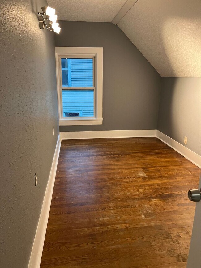 Photo - 514 Benton Ave Unit B