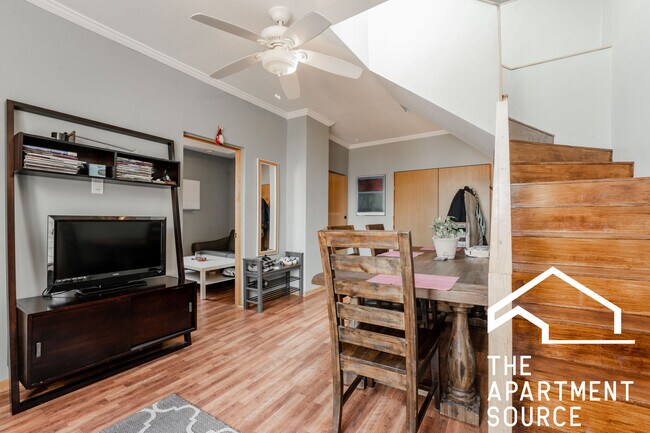 Photo - 3036 N Seminary Ave Condo Unit 3