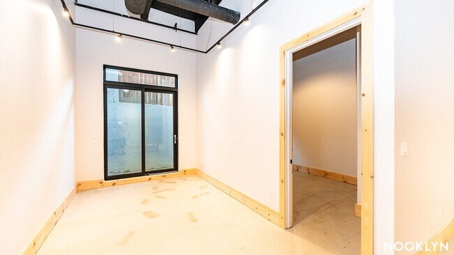 Photo - 255 18th St Unidad 105