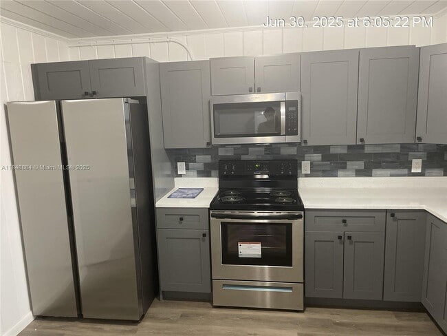 Building Photo - 4000 Greenwood Ave Unit 2 Rental