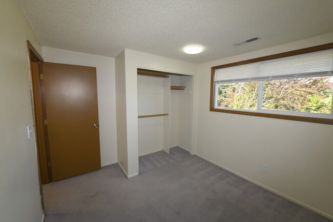 Photo - 1224 46th Pl SE