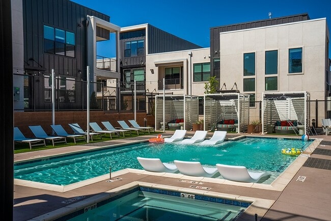 Pool and Spa - Olympus Latitude Rental