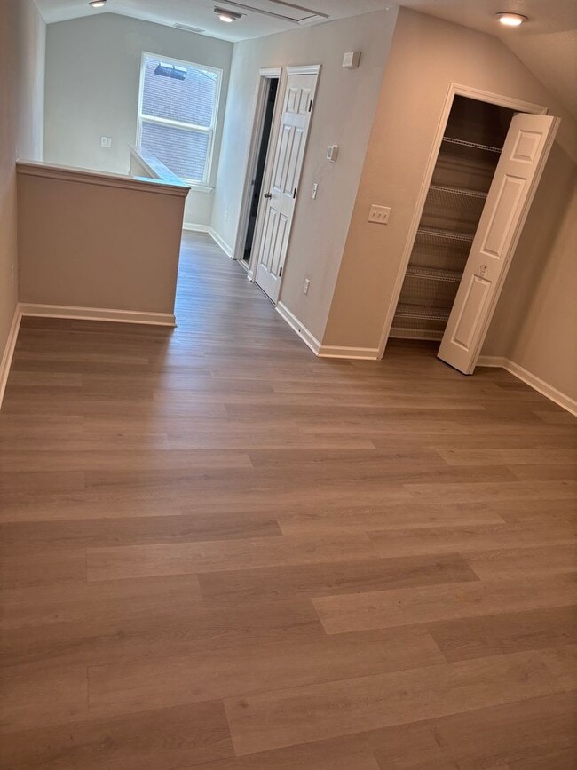 Photo - 4 Bedroom 3 Full Bath House in Convenient Location