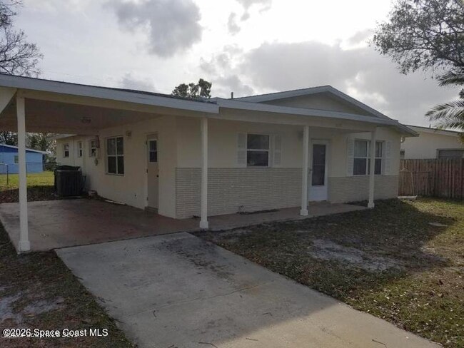 Building Photo - 2559 Locksley Rd