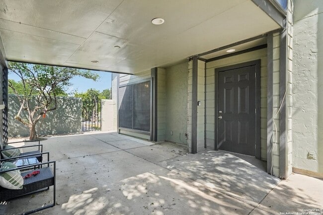 Photo - 10609 Starcrest Dr