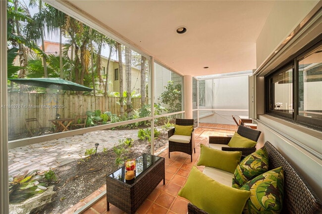 Photo - 2918 Whitehead St