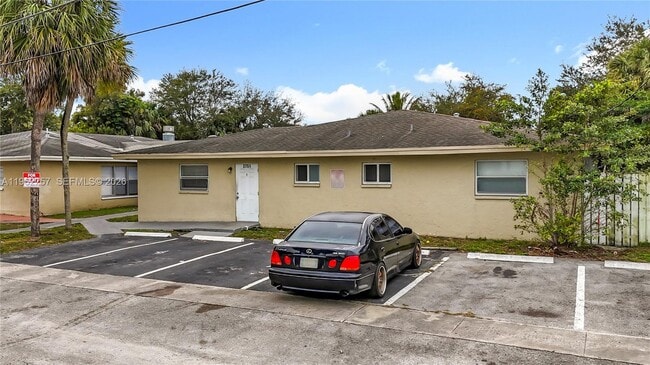 Photo - 2751 NW 58th Terrace Unidad 1