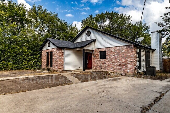 Photo - 535 E Ashley Rd