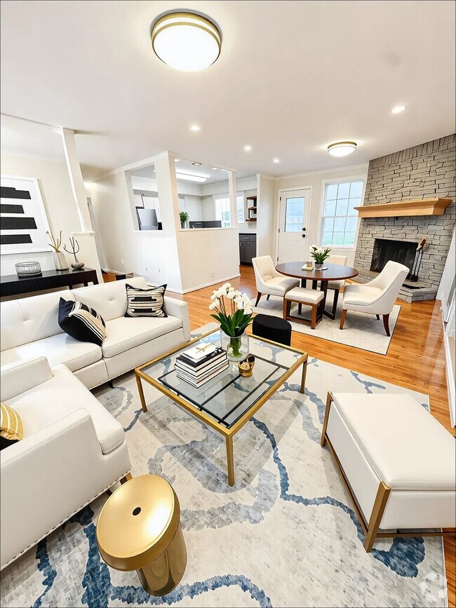 Building Photo - Stunning 3-Bedroom Home in an Amazing Fran...