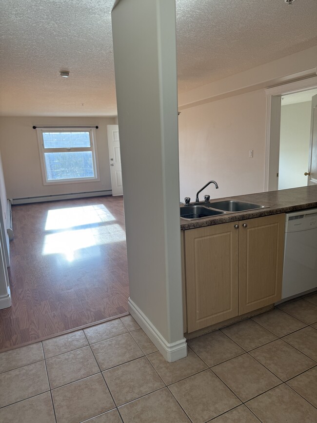 Photo - 4701 49 Ave Unit IT-201