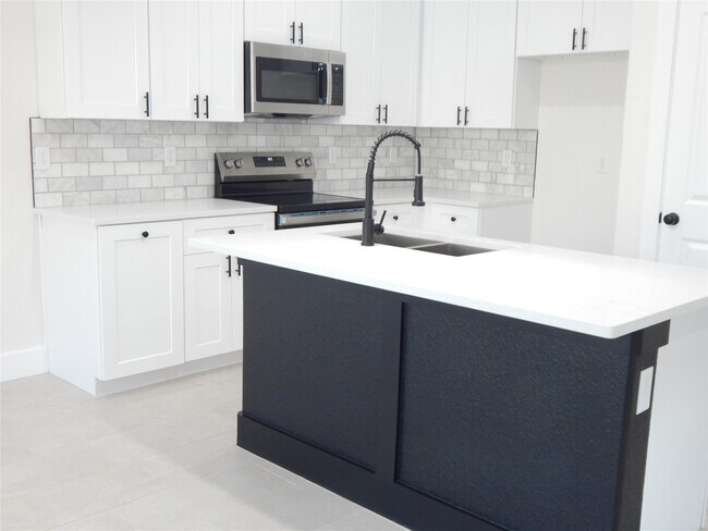 Photo - 16967 W Juneau St