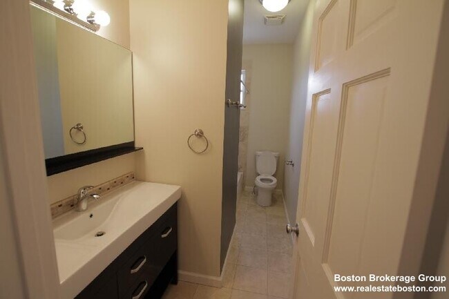 Photo - 110 Chester St Unit 3