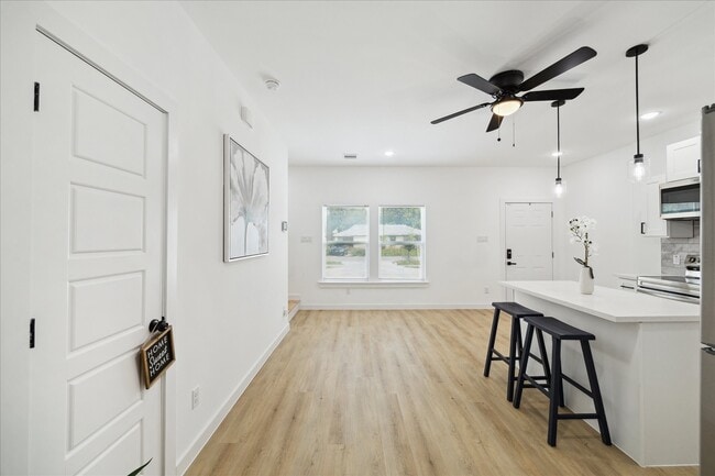 Photo - 7504 Laura Koppe Rd