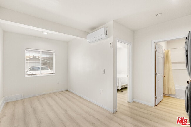 Photo - 7703 Baird Ave