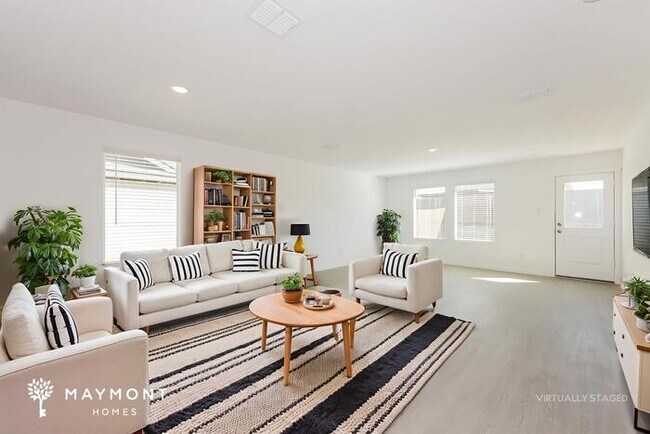 Photo - 1047 Neyland Dr