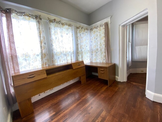 Photo - 9 Bed 5 Bath Historic Home - Commercial Use