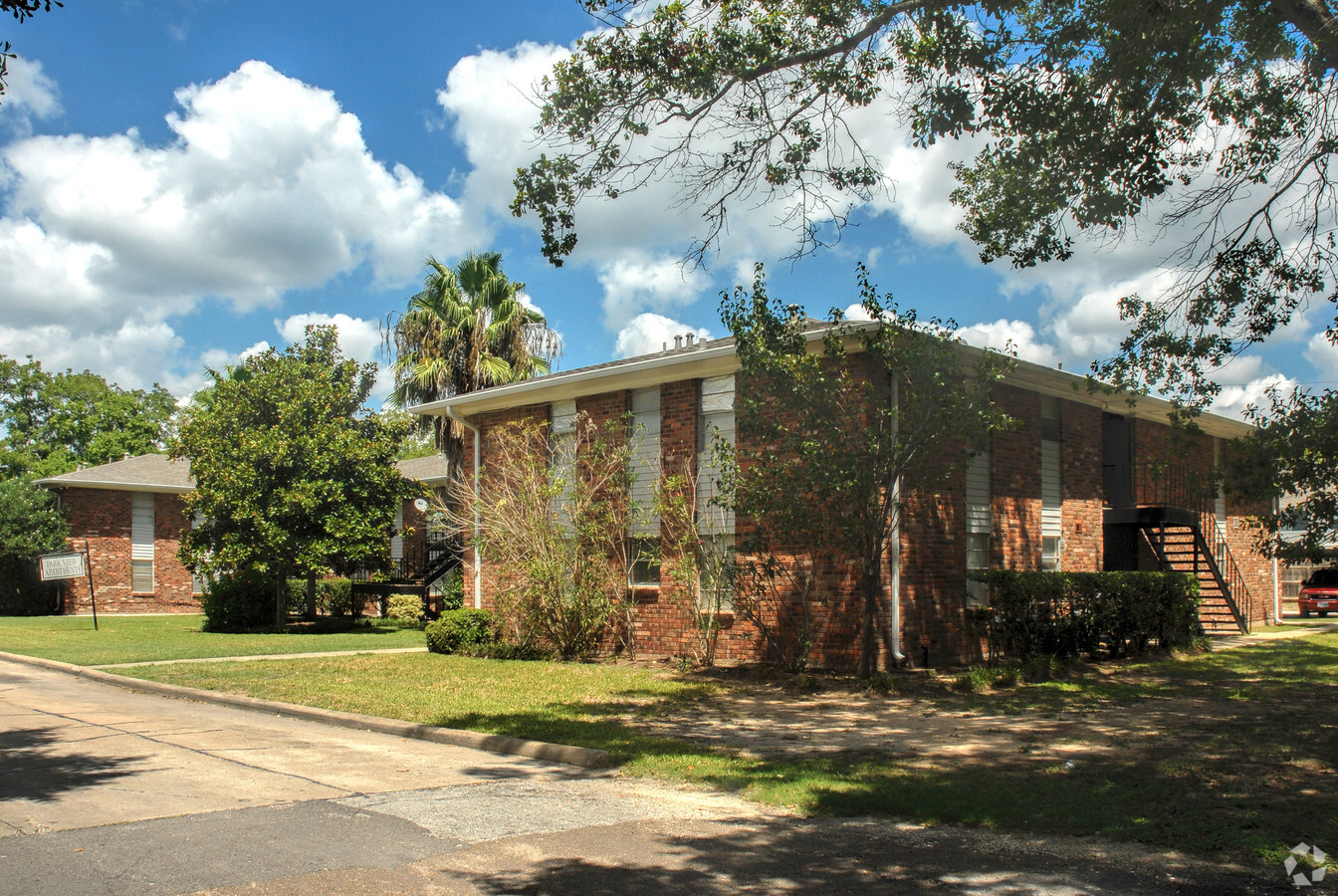 Parkview Apartments Townhomes - Parkview Apartments Townhomes