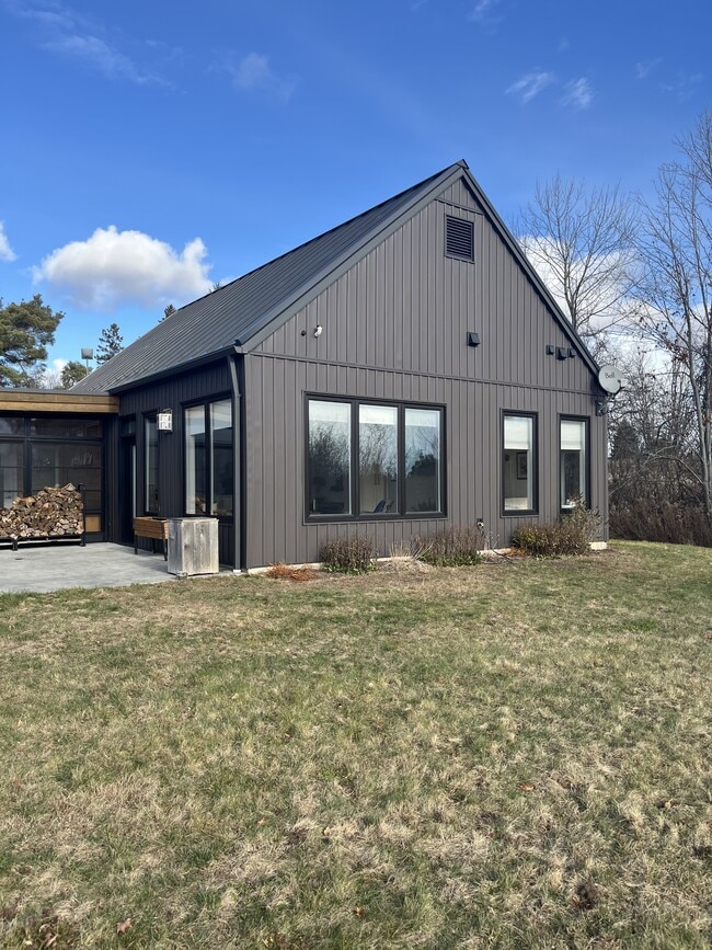 Photo - 315 Lakeport Rd