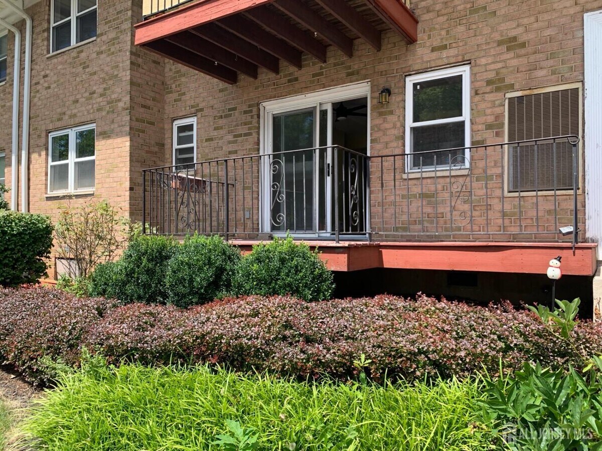 Photo - 160 Evergreen Rd