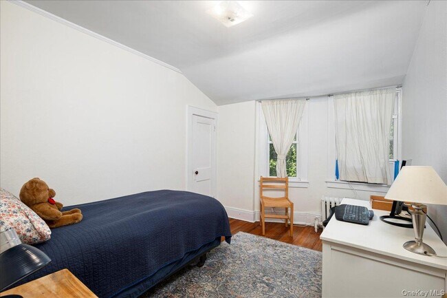 Photo - 11 Cherry Ave Unit 2nd Floor