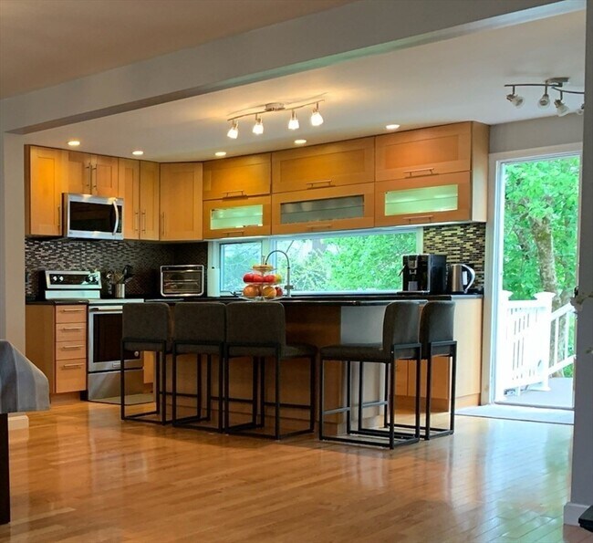 Photo - 31 Hunnewell St