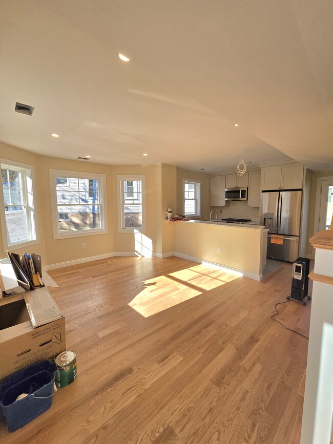 Building Photo - 3 Glenley Ter Unit 1