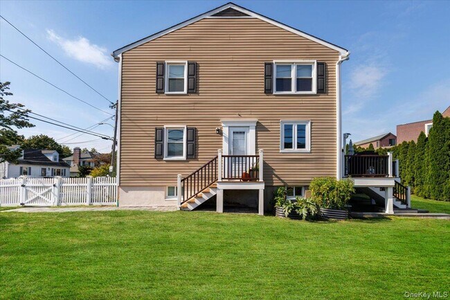 Photo - 105 Florence St Unit 2