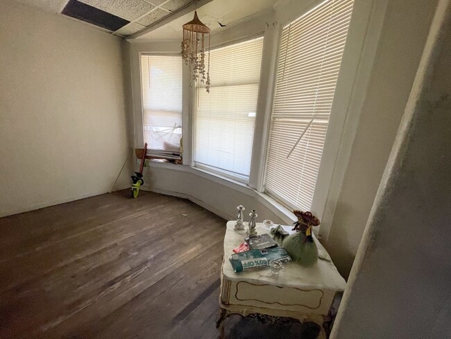 Photo - 227 W Grand St