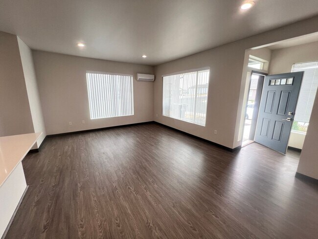 841 Greenfield Dr Unit 841 Greenfield Dr