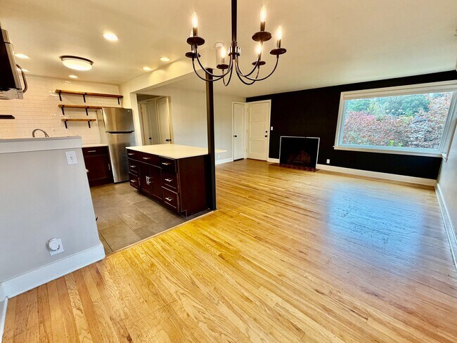 Charming Mid-Century Rambler in Magnolia AVAILABLE NOW! $4495